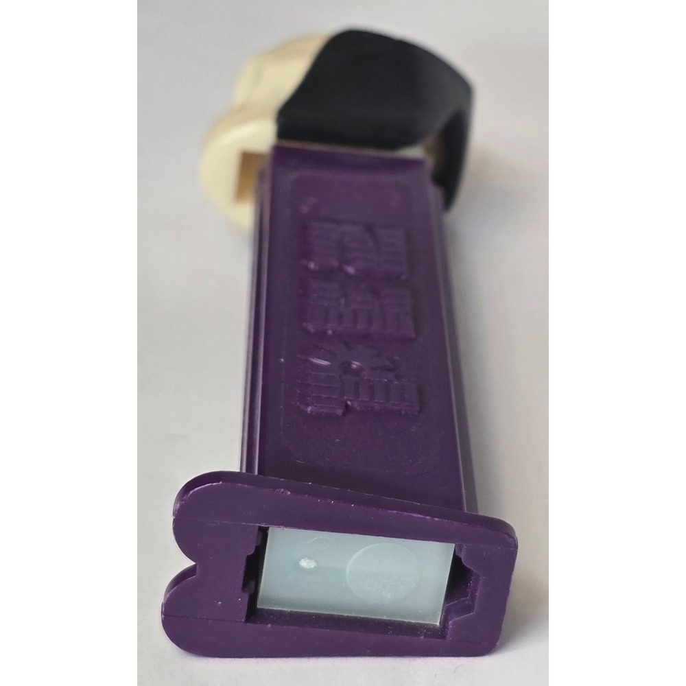 VINTAGE PEZ "DR. SKULL" RARE PURPLE DISPENSER WITH FEET COLLECTIBLE EUC - Picture 5 of 5